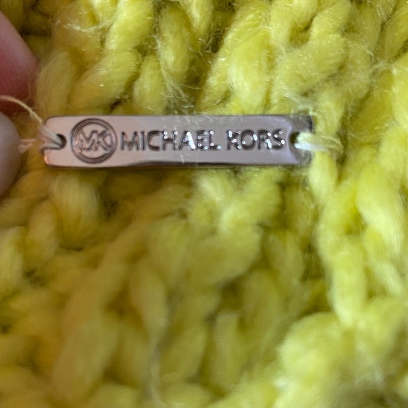 Michael Kors Scarf 112”X 5” inch. Dark Gray & Lime Green. - Picture 4 of 8
